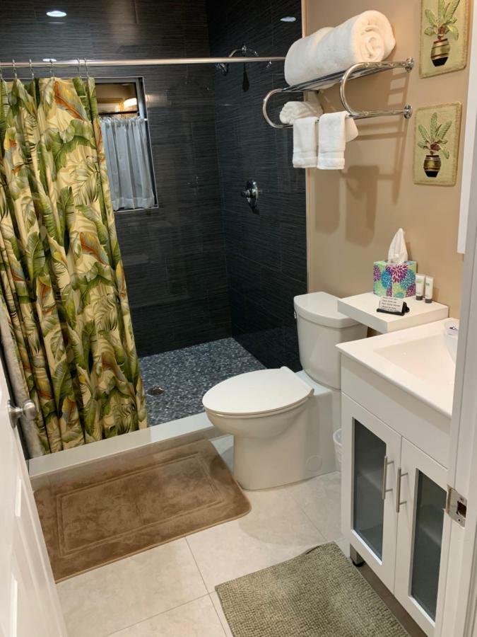 Fantasy Island Inn, Caters To Men Wilton Manors Kültér fotó
